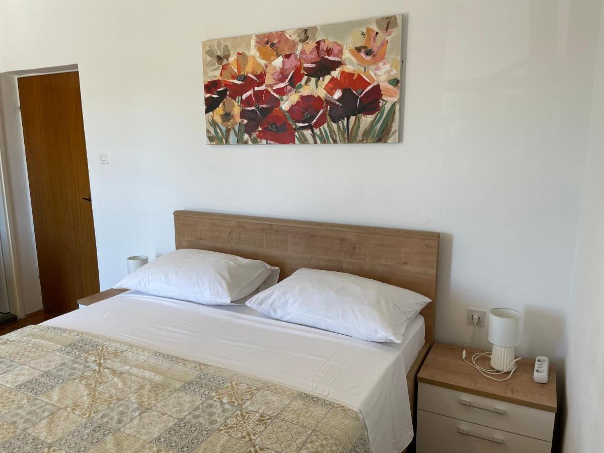 Diana Rooms And Apartments สตารีกราด-ปาเคลนีซา ภายนอก รูปภาพ