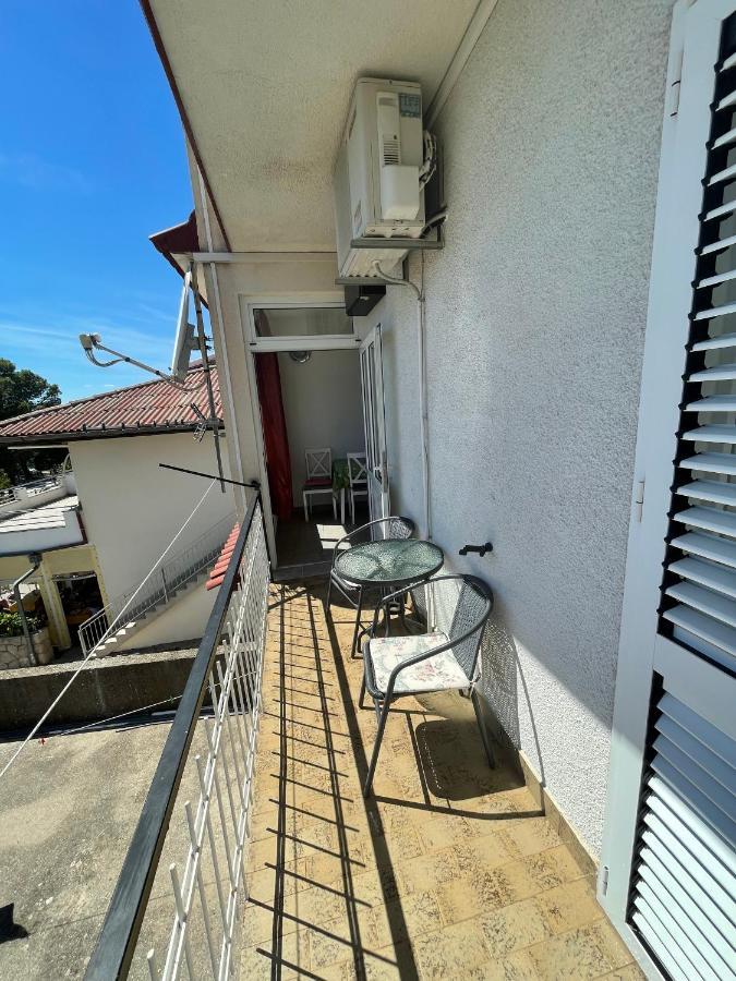 Diana Rooms And Apartments สตารีกราด-ปาเคลนีซา ภายนอก รูปภาพ
