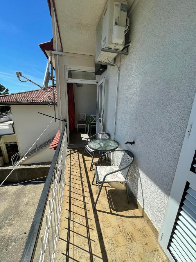 Diana Rooms And Apartments สตารีกราด-ปาเคลนีซา ภายนอก รูปภาพ