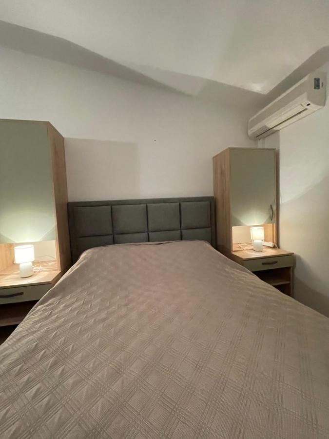 Diana Rooms And Apartments สตารีกราด-ปาเคลนีซา ภายนอก รูปภาพ