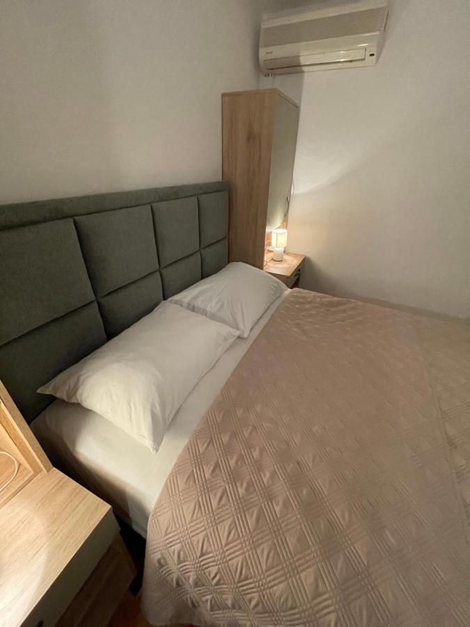 Diana Rooms And Apartments สตารีกราด-ปาเคลนีซา ภายนอก รูปภาพ