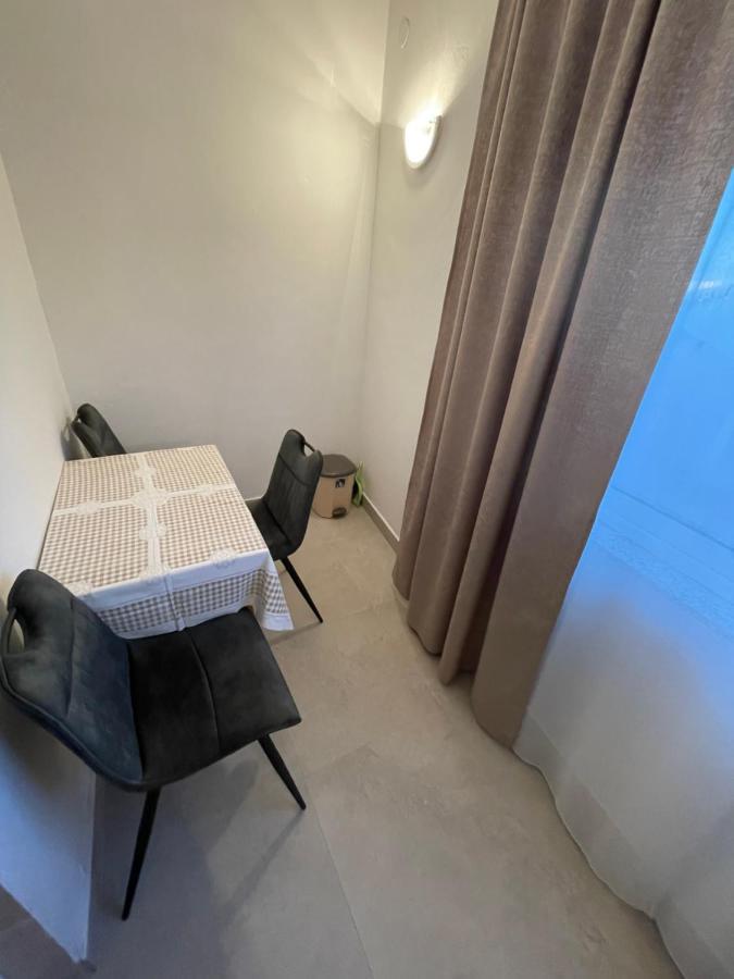 Diana Rooms And Apartments สตารีกราด-ปาเคลนีซา ภายนอก รูปภาพ