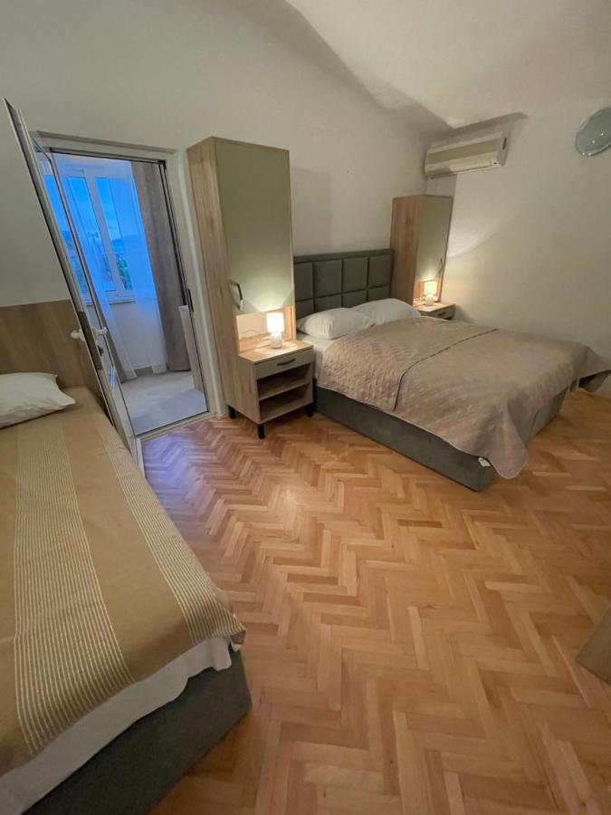 Diana Rooms And Apartments สตารีกราด-ปาเคลนีซา ภายนอก รูปภาพ