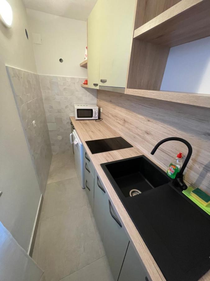 Diana Rooms And Apartments สตารีกราด-ปาเคลนีซา ภายนอก รูปภาพ