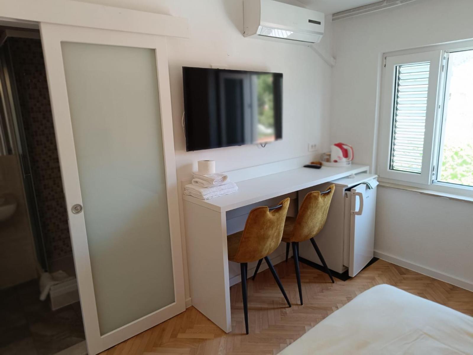 Diana Rooms And Apartments สตารีกราด-ปาเคลนีซา ห้อง รูปภาพ