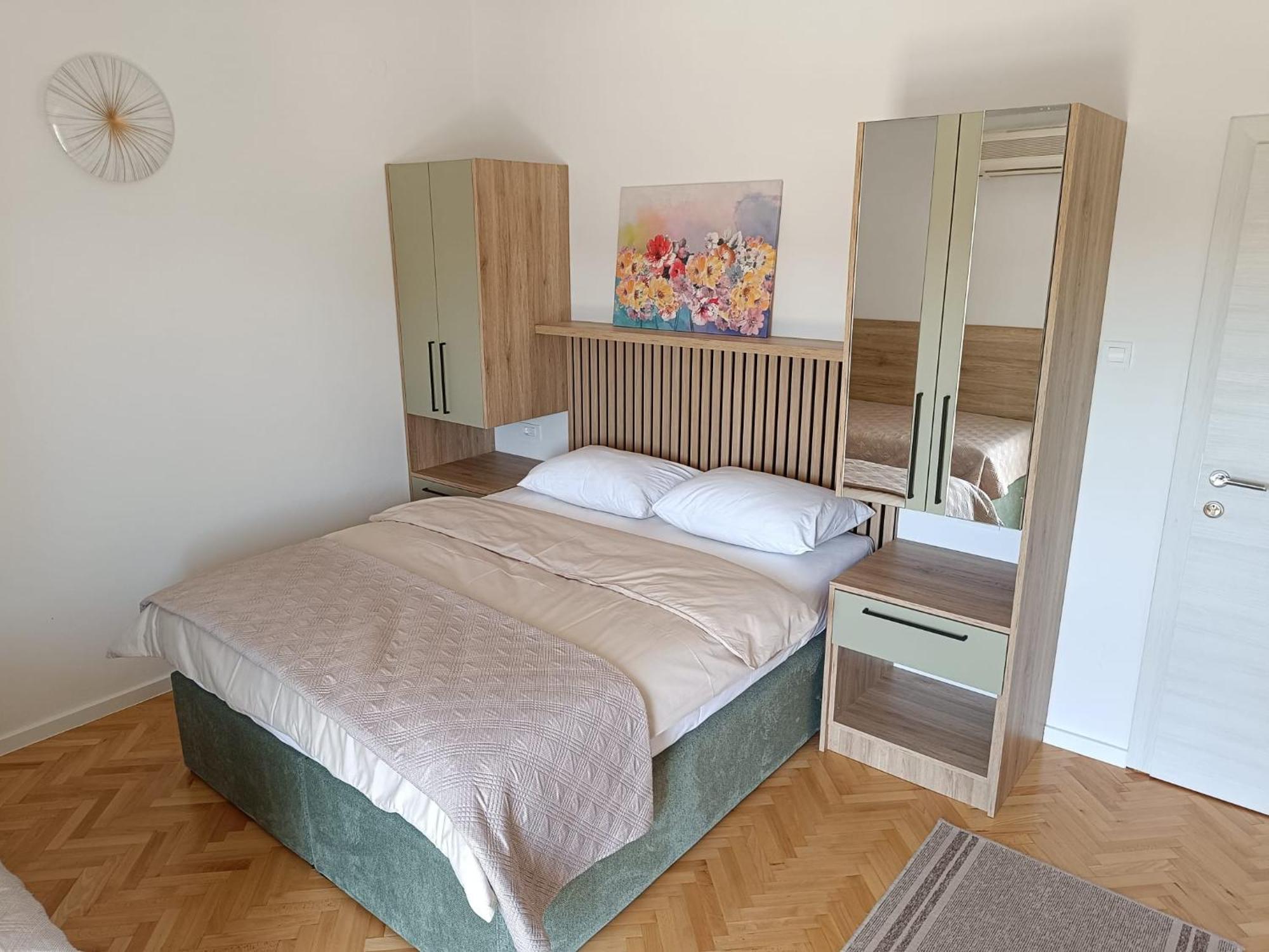 Diana Rooms And Apartments สตารีกราด-ปาเคลนีซา ภายนอก รูปภาพ