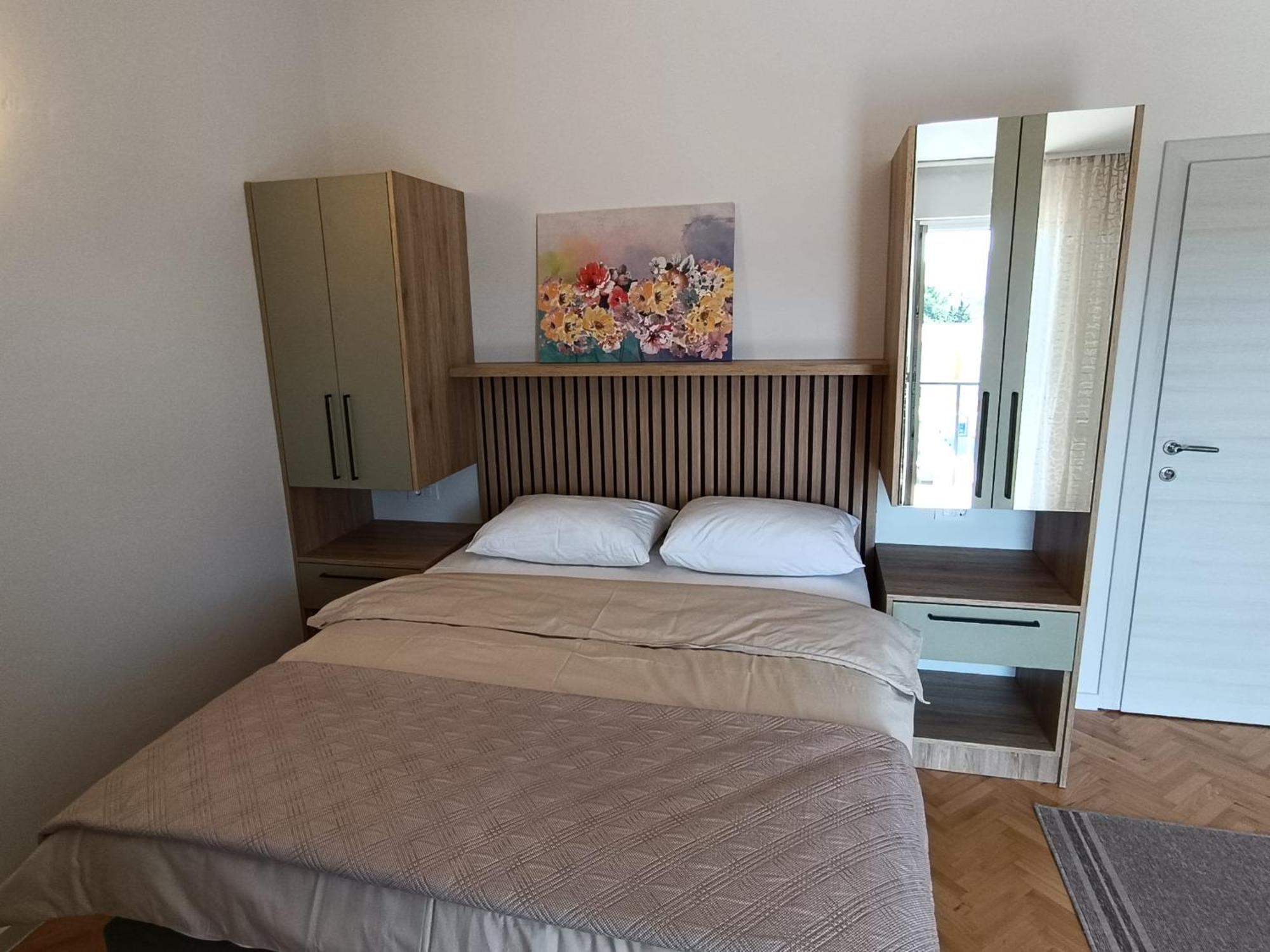 Diana Rooms And Apartments สตารีกราด-ปาเคลนีซา ภายนอก รูปภาพ