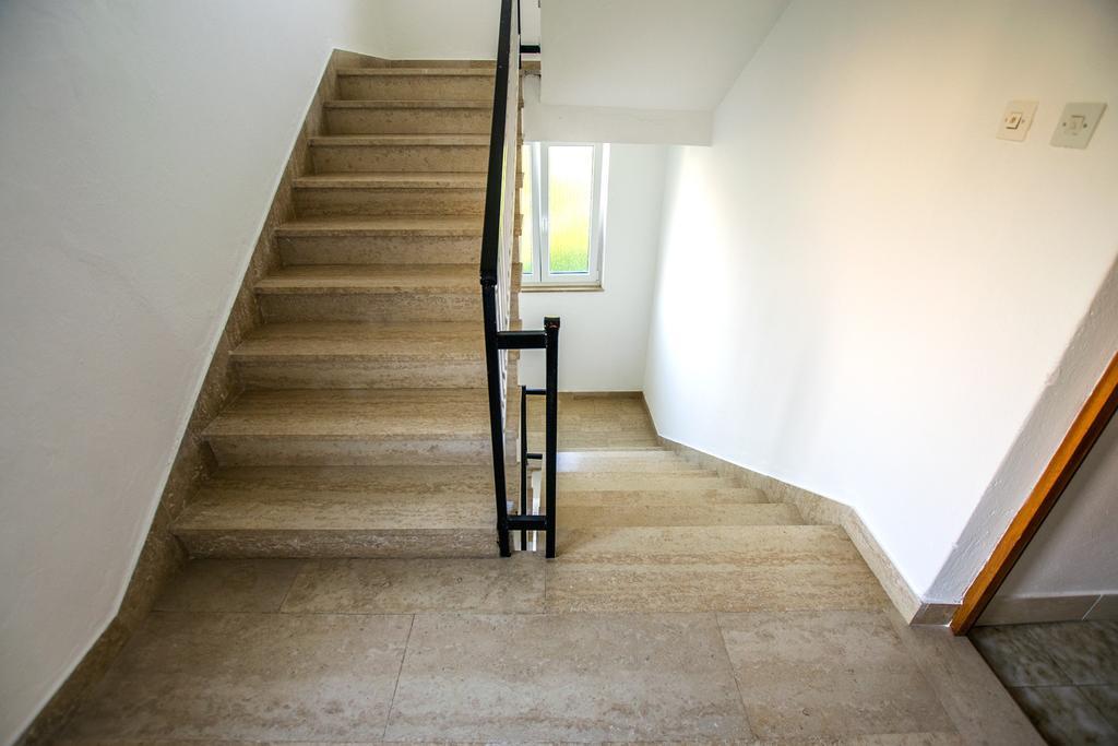 Diana Rooms And Apartments สตารีกราด-ปาเคลนีซา ภายนอก รูปภาพ
